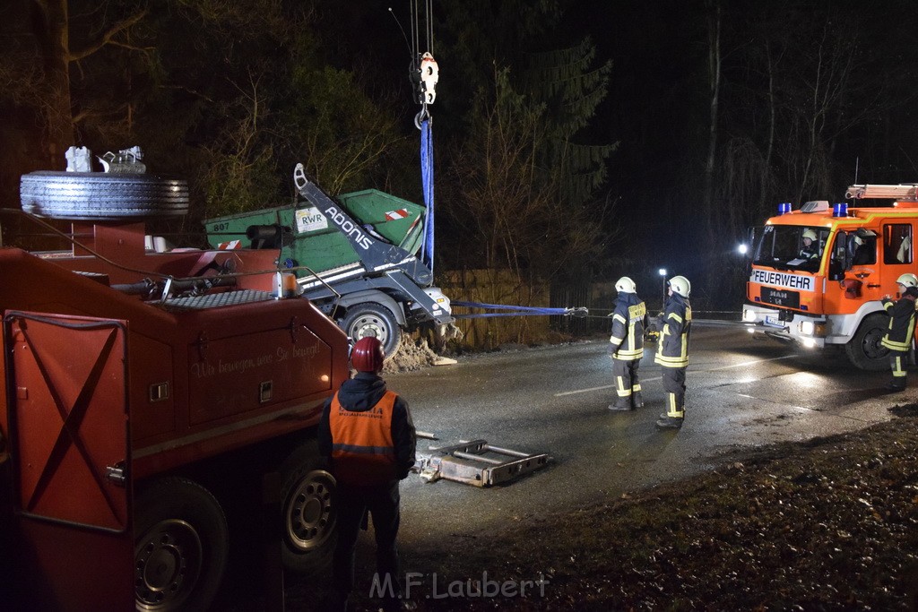 Container LKW umgestuerzt Koeln Brueck Bruecker- Dellbruecker Mauspfad P467.JPG - Miklos Laubert